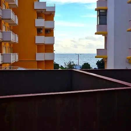 By The Sea - Rooftop Pools Apartamento *